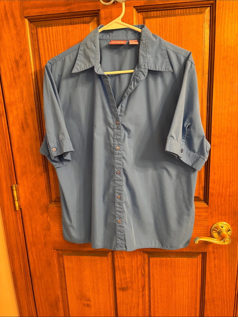 Women’s Casual Blue Short-Sleeve Button-Up Shirt